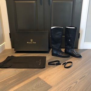 Massimo Dutti black leather boots
